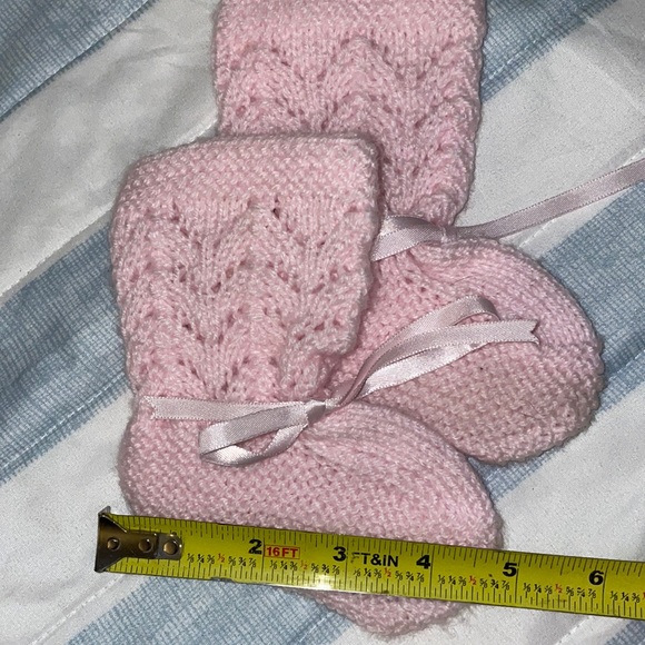 Handmade booties - Picture 3 of 3